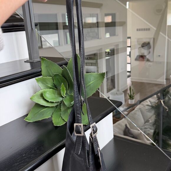 Genuine Leather Minimalist Shoulder Bag Soft Luxurious Adjustable Buckle Straps - Picture 6 of 12